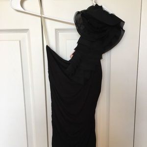 Casual Couture By Green Envelope One Shoulder Top